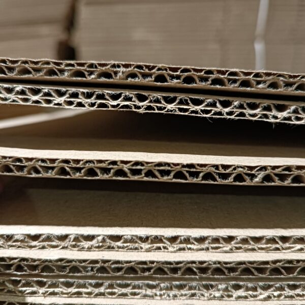 Коробка картонная 400*300*300 мм без ручек, короб из гофрокартона П32 — изображение 2